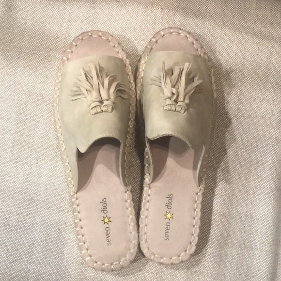 Seven Dials Wendell Tassel Slide. 9M - Picture 7 of 8